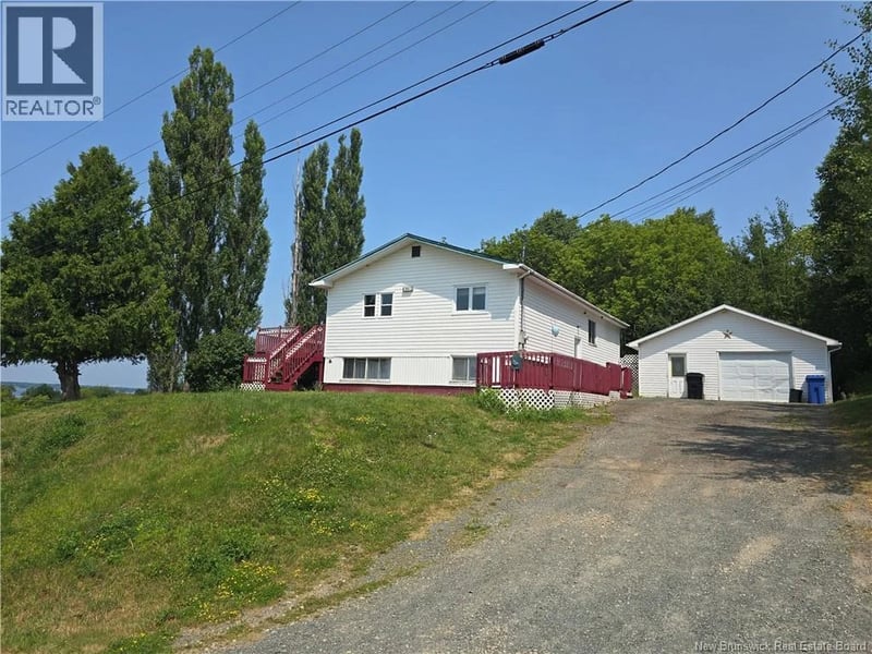 1063 Tower Hill, Bathurst, New Brunswick, E2A2H3, Bathurst, New Brunswick — photo 1 of 5