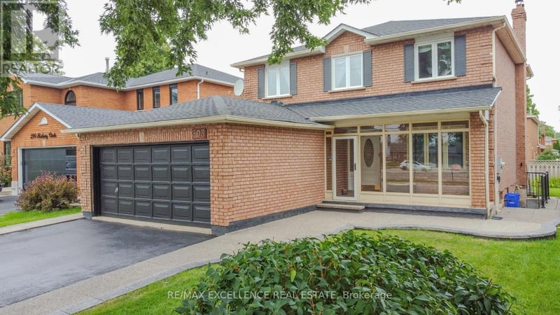 303 Hickory Circle, Oakville (WC Wedgewood Creek), Ontario, L6H4V3, Oakville (WC Wedgewood Creek), Ontario — photo 1 of 5