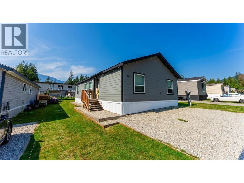 44 Johnson Way, Revelstoke, British Columbia, V0E2S0, Revelstoke, British Columbia — photo 1 of 5