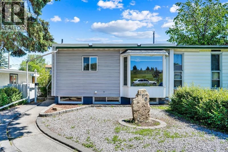 116 Selkirk Drive Southwest, Calgary, Alberta, T2W0M4, Calgary, Alberta — photo 1 of 5