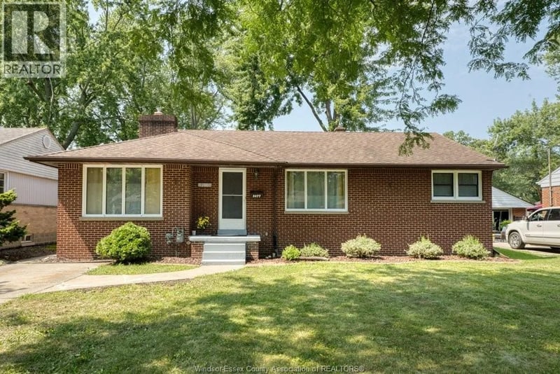 3277 DOMINION, Windsor, Ontario, N9E2N6, Windsor, Ontario — photo 1 of 5