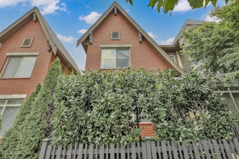 2472 164 Street, Surrey, British Columbia, V3Z0M8, Surrey, British Columbia — photo 1 of 5