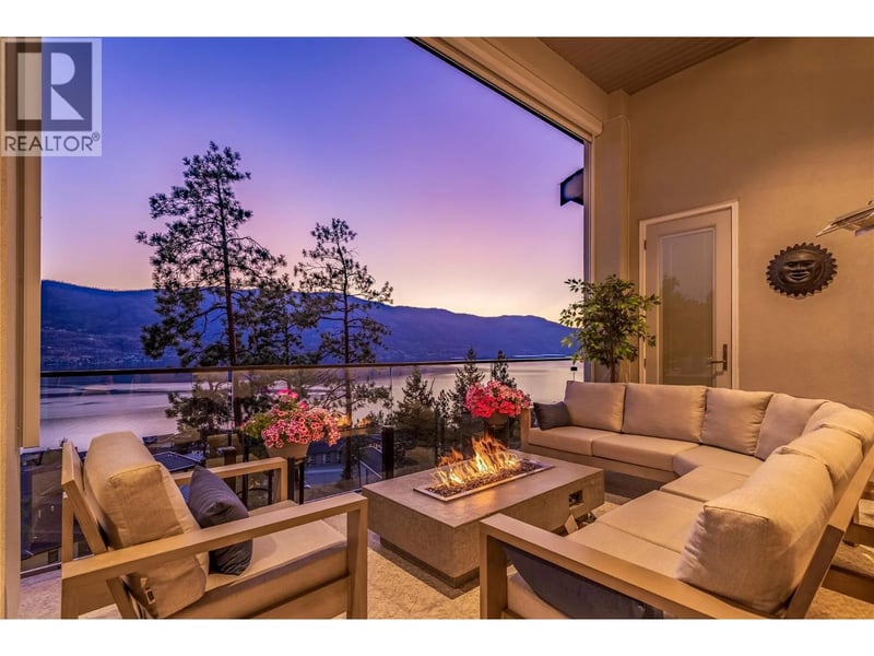 3452 Blue Grass Lane, Kelowna, British Columbia, V1V3G1, Kelowna, British Columbia — photo 1 of 5
