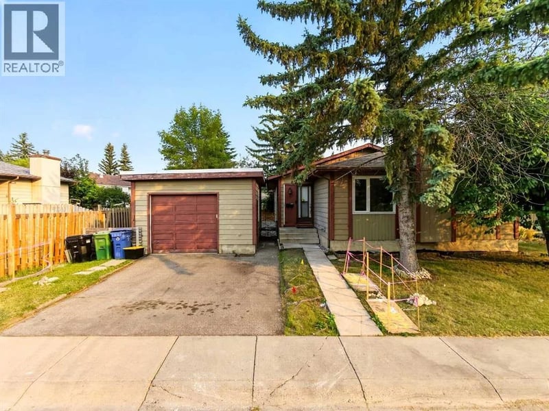 207 Deer Ridge Way Southeast, Calgary, Alberta, T2J5Y8, Calgary, Alberta — photo 1 of 5