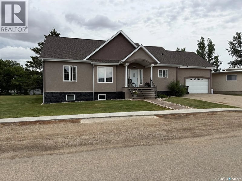 630 Saskatchewan STREET, Central Butte, Saskatchewan, S0H0T0, Central Butte, Saskatchewan — photo 1 of 5