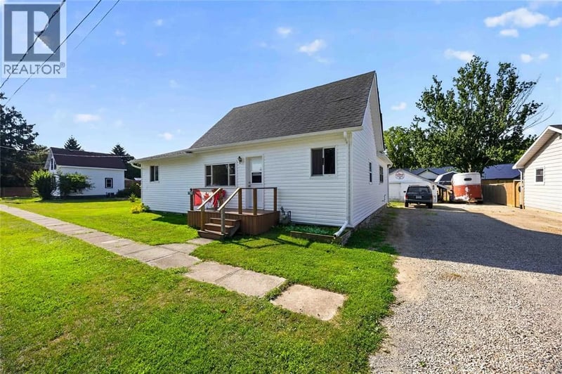 7967 RAILROAD Line, Brooke-Alvinston, Ontario, N0N1A0, Brooke-Alvinston, Ontario — photo 1 of 5