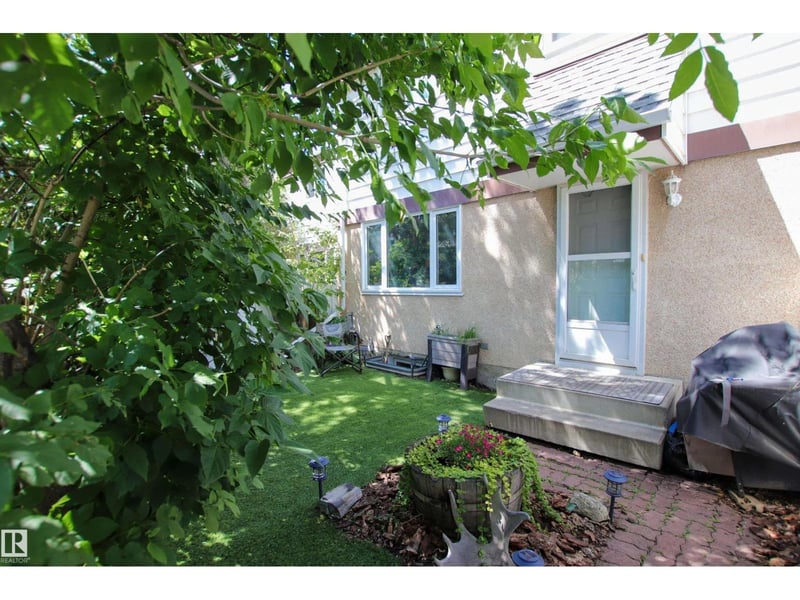 10D TWIN TC NW, Edmonton, Alberta, T6K1V4, Edmonton, Alberta — photo 1 of 5