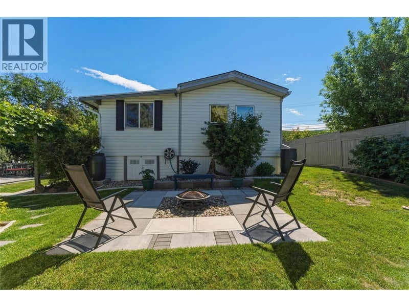 6960 Pleasant Valley Road, Vernon, British Columbia, V1B3R5, Vernon, British Columbia — photo 1 of 5