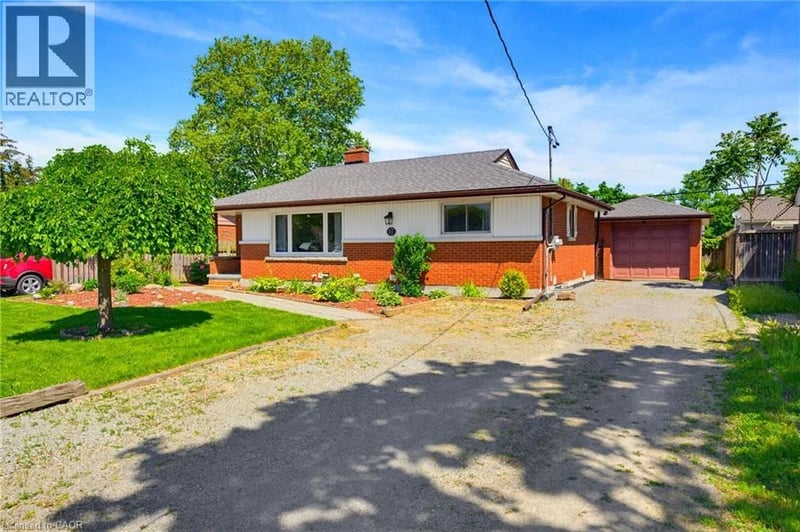 17 BROADMORE Avenue, St. Catharines, Ontario, L2M6A4, St. Catharines, Ontario — photo 1 of 5