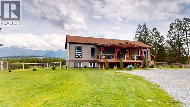 7229 3/93 Highway, Cranbrook, British Columbia, V1C7B2, Cranbrook, British Columbia — photo 1 of 5