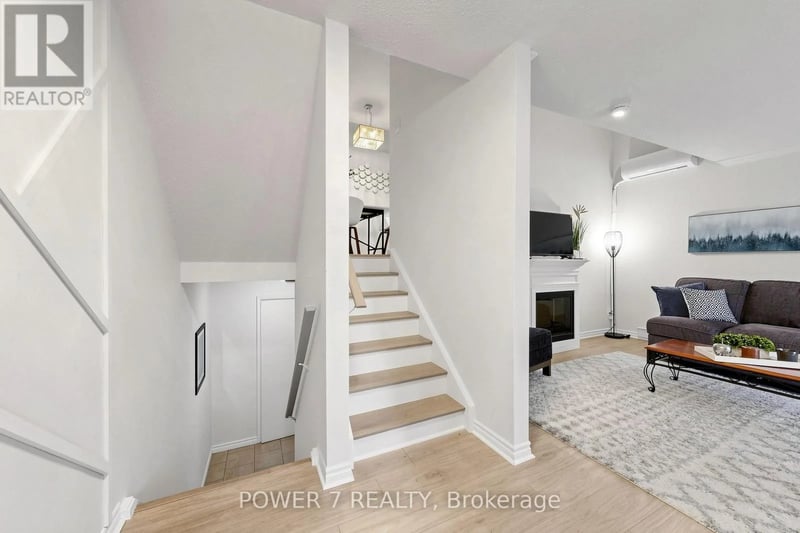 #146 311 Milestone Crescent, Aurora (Aurora Village), Ontario, L4G3M2, Aurora (Aurora Village), Ontario — photo 1 of 5