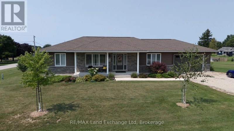 42 John Street, Morris Turnberry (Belgrave), Ontario, N0G1E0, Morris Turnberry (Belgrave), Ontario — photo 1 of 5
