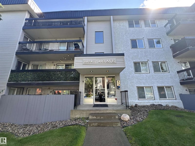 #425 11217 103 AV NW, Edmonton, Alberta, T5K2V9, Edmonton, Alberta — photo 1 of 5