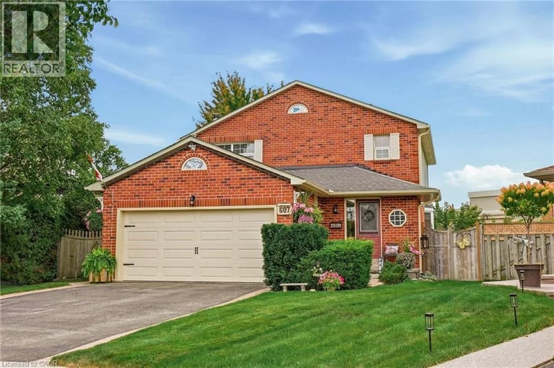 607 CLOVER PARK Crescent, Milton, Ontario, L9T4T7, Milton, Ontario — photo 1 of 5