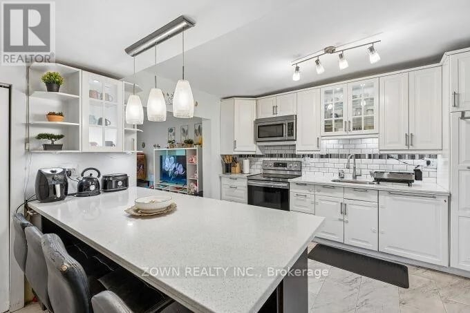 6 Albany Avenue, Hamilton (Crown Point), Ontario, L8H2H2, Hamilton (Crown Point), Ontario — photo 1 of 5