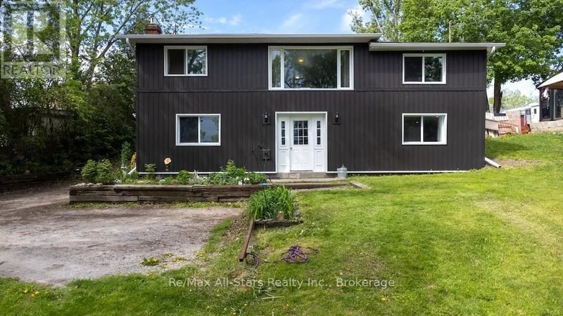 9 Riverside Drive, Kawartha Lakes (Lindsay), Ontario, K9V0H6, Kawartha Lakes (Lindsay), Ontario — photo 1 of 5