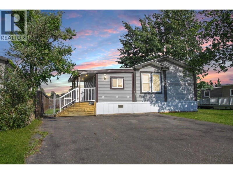 8615 77 Street, Fort St. John, British Columbia, V1J3A1, Fort St. John, British Columbia — photo 1 of 5