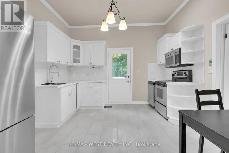 19015 Dufferin Street, King, Ontario, L3Y4V9, King, Ontario — photo 1 of 5