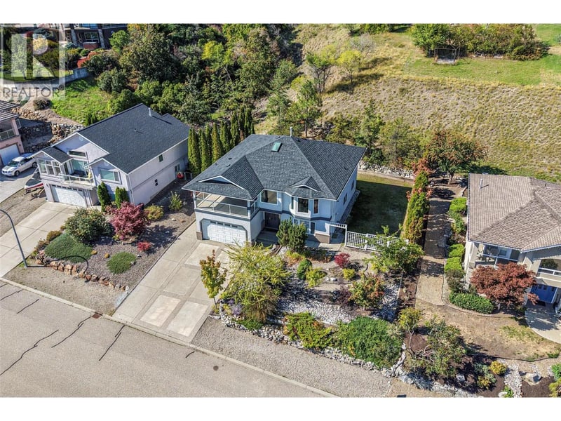 8210 Stoneridge Drive, Coldstream, British Columbia, V1B3M3, Coldstream, British Columbia — photo 1 of 5