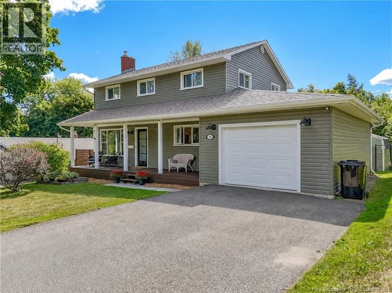 50 Canterbury Drive, Fredericton, New Brunswick, E3B4L6, Fredericton, New Brunswick — photo 1 of 5