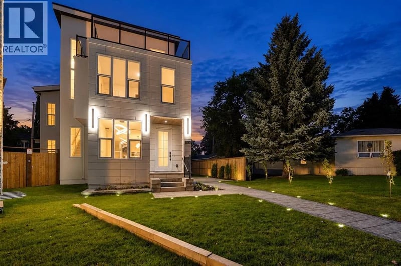 2826 31 Street Southwest, Calgary, Alberta, T3E2P1, Calgary, Alberta — photo 1 of 5