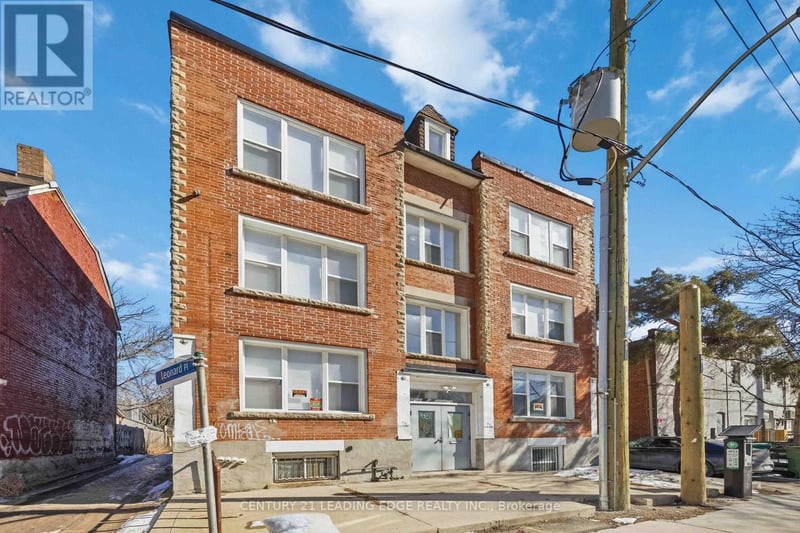 #3 1 A Leonard Avenue, Toronto (Kensington-Chinatown), Ontario, M5T2P8, Toronto (Kensington-Chinatown), Ontario — photo 1 of 5