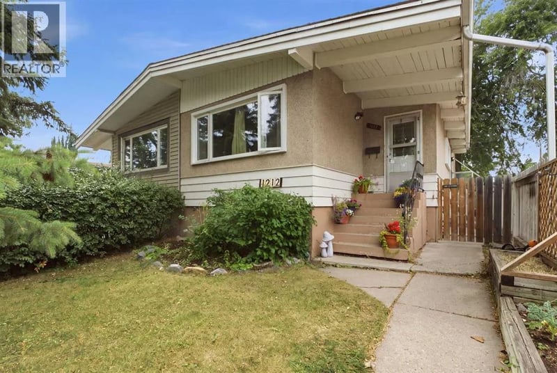 1212 Rosehill Drive Northwest, Calgary, Alberta, T2K1M1, Calgary, Alberta — photo 1 of 5