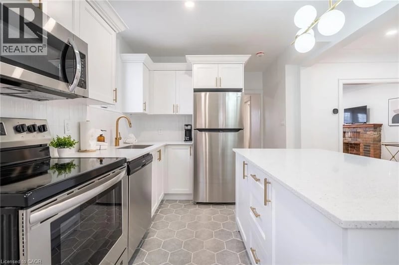#UPPER 40 DELAWARE Avenue, Hamilton, Ontario, L8M1T4, Hamilton, Ontario — photo 1 of 5