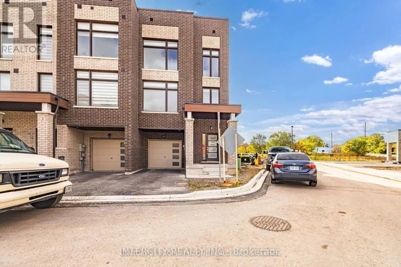2 Queenpost Drive, Brampton (Credit Valley), Ontario, L6Y6L2, Brampton (Credit Valley), Ontario — photo 1 of 5