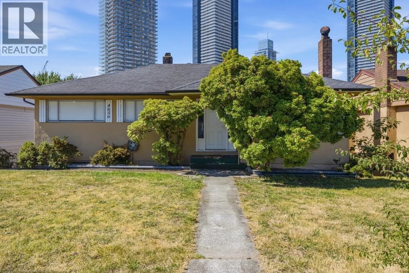 4656 BRENTLAWN Drive, Burnaby, British Columbia, V5C3V2, Burnaby, British Columbia — photo 1 of 5