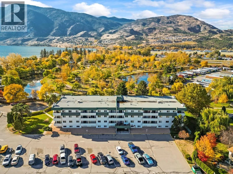 #408 150 SKAHA Place, Penticton, British Columbia, V2A7K1, Penticton, British Columbia — photo 1 of 5