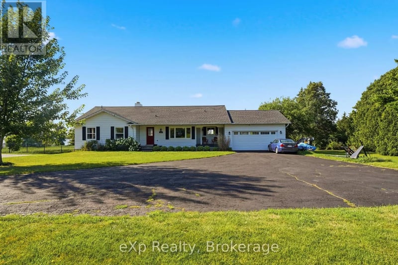 2352 County Road 3, Prince Edward County (Ameliasburg Ward), Ontario, K0K1L0, Prince Edward County (Ameliasburg Ward), Ontario — photo 1 of 5