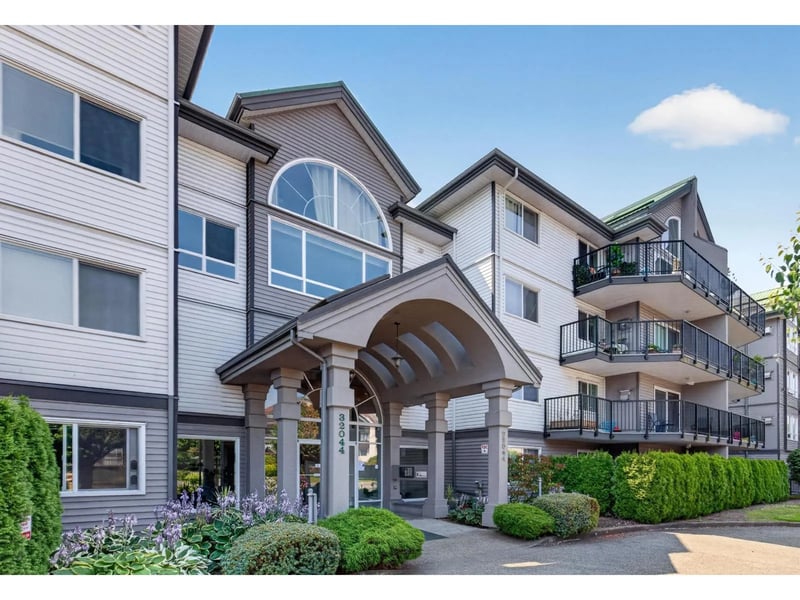 #212 32044 OLD YALE Road, Abbotsford, British Columbia, V2T2C9, Abbotsford, British Columbia — photo 1 of 5