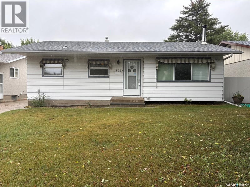 435 Garnet STREET N, Regina, Saskatchewan, S4R3T2, Regina, Saskatchewan — photo 1 of 5