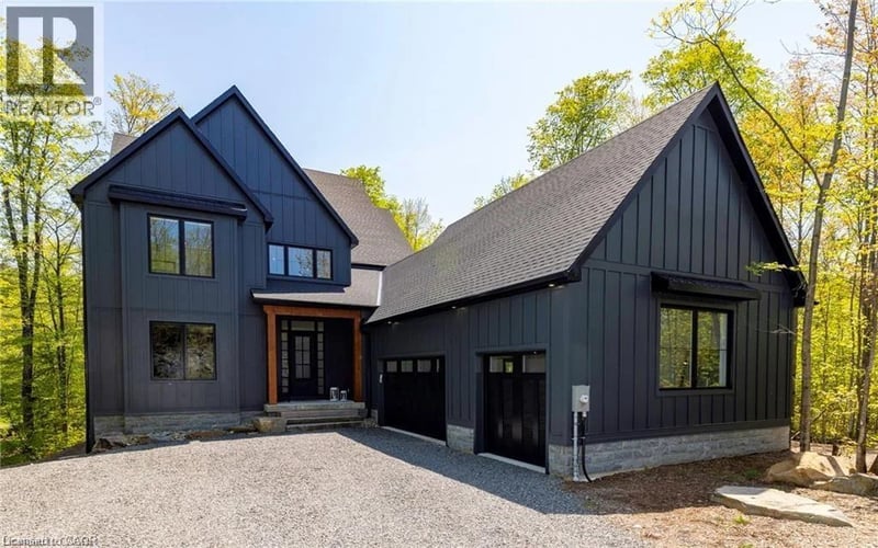 14 ST GEORGES Court, Huntsville, Ontario, P1H1A5, Huntsville, Ontario — photo 1 of 5