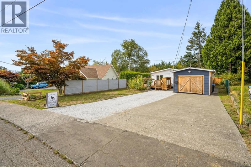 1990 4th Street East, Courtenay, British Columbia, V9N6V3, Courtenay, British Columbia — photo 1 of 5