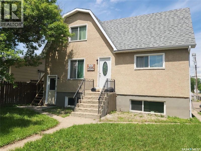 901 King STREET, Estevan, Saskatchewan, S4A1L3, Estevan, Saskatchewan — photo 1 of 5