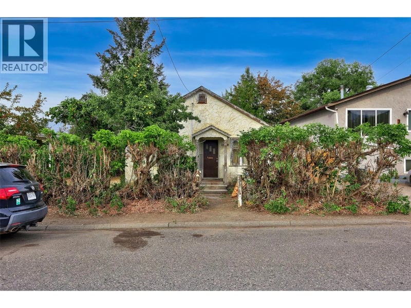 322 LINDEN Avenue, Kamloops, British Columbia, V2B2M9, Kamloops, British Columbia — photo 1 of 5