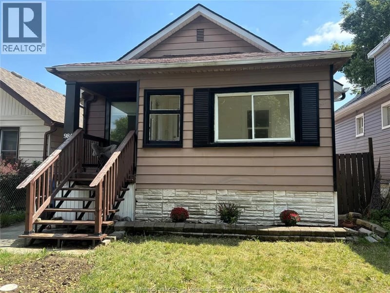 984 ELLROSE, Windsor, Ontario, N8Y3W9, Windsor, Ontario — photo 1 of 5