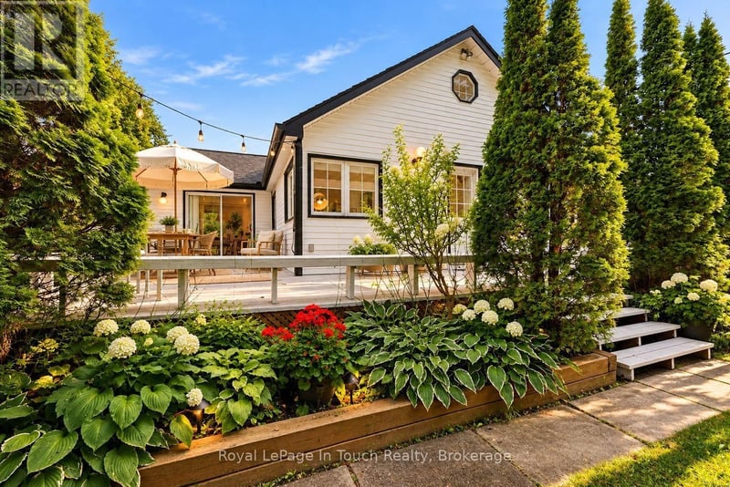 6 Arbor Road, Tiny, Ontario, L0L2J0, Tiny, Ontario — photo 1 of 5