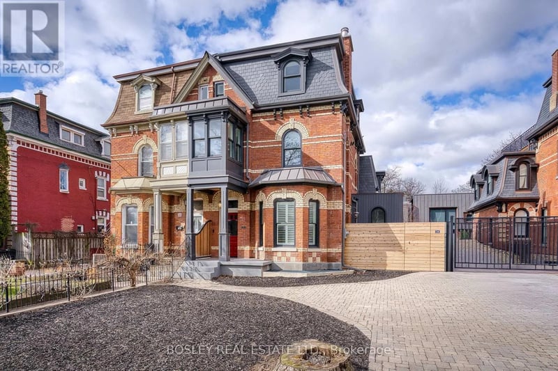 34 Beaconsfield Avenue, Toronto (Little Portugal), Ontario, M6J3H9, Toronto (Little Portugal), Ontario — photo 1 of 5