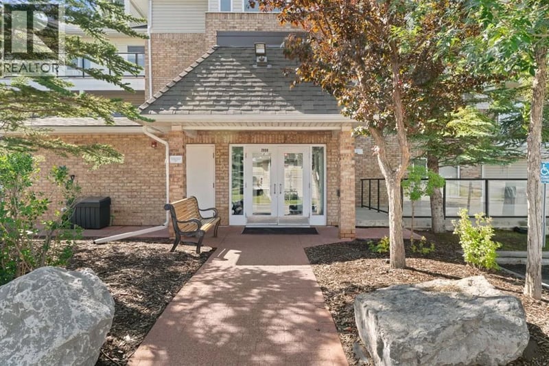 950 Arbour Lake Road Northwest, Calgary, Alberta, T3G5B3, Calgary, Alberta — photo 1 of 5