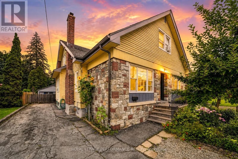 114 Gloucester Street North, Cornwall, Ontario, K6H3W4, Cornwall, Ontario — photo 1 of 5