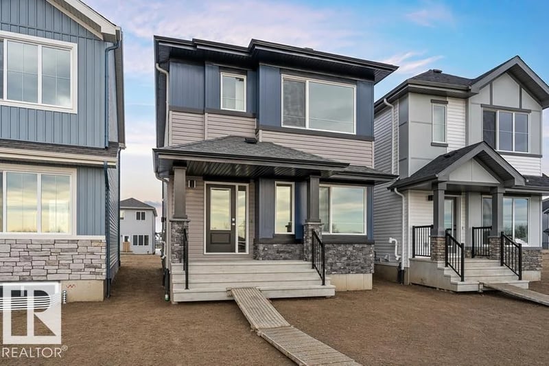 1012 14 AV NW, Edmonton, Alberta, T6T2W8, Edmonton, Alberta — photo 1 of 5