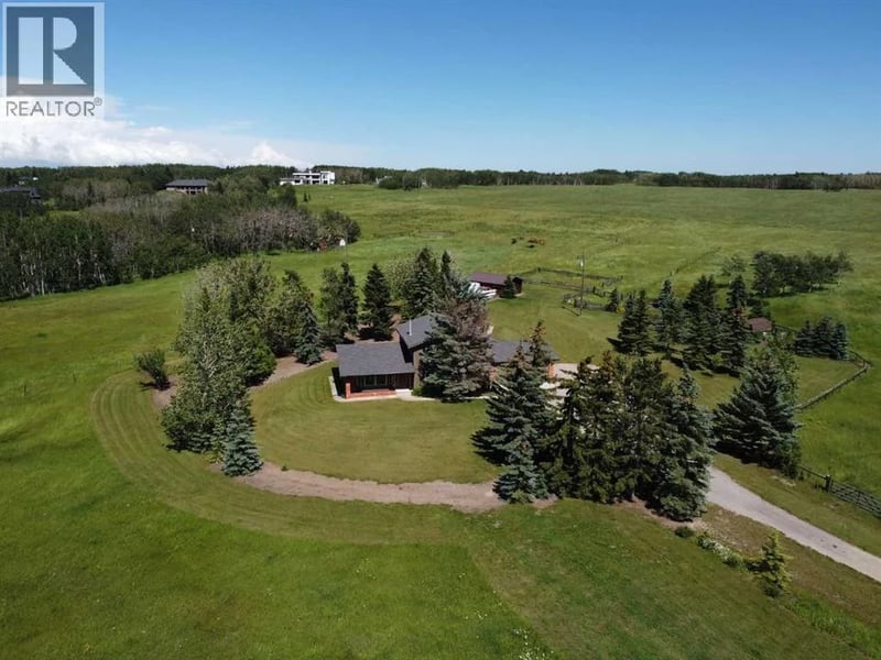 261136 Range Road 33, Rural Rocky View County, Alberta, T4C0G6, Rural Rocky View County, Alberta — photo 1 of 5