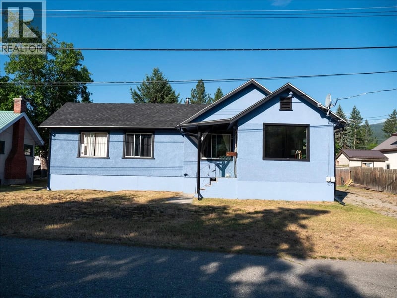 4 102ND Avenue, Kimberley, British Columbia, V1A1A6, Kimberley, British Columbia — photo 1 of 5