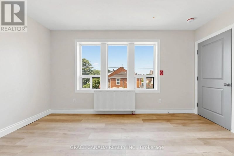 65 Sanford Avenue South, Hamilton (St. Clair), Ontario, L8M2G7, Hamilton (St. Clair), Ontario — photo 1 of 5