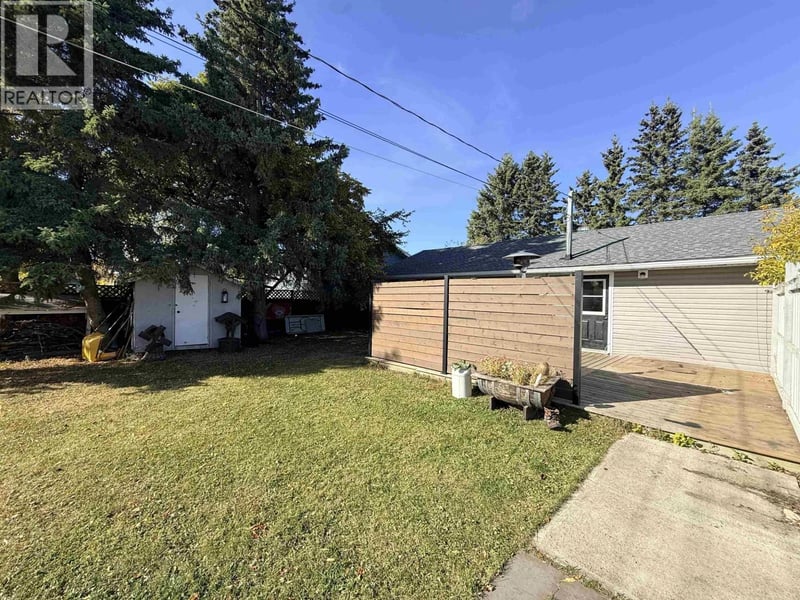 9203 104 Avenue, Fort St. John, British Columbia, V1J2J6, Fort St. John, British Columbia — photo 1 of 5