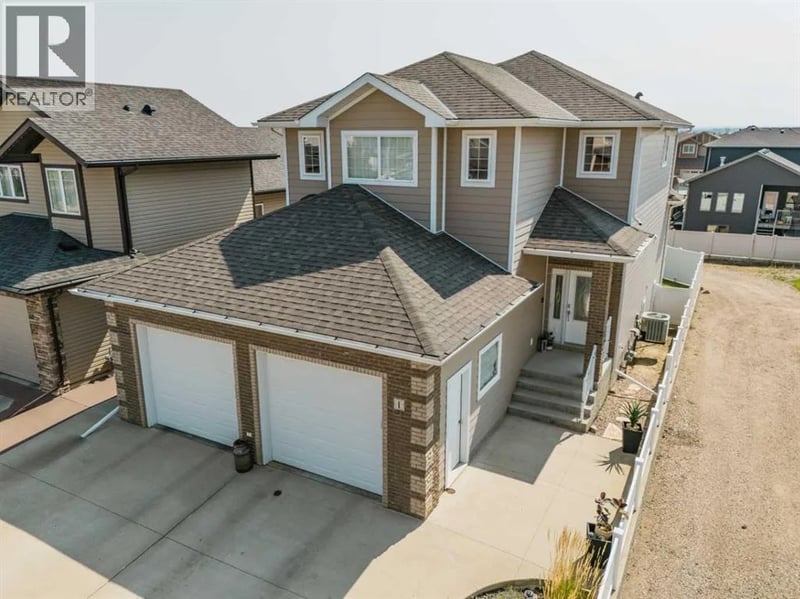 1 Hamptons Close Southeast, Medicine Hat, Alberta, T1B0C6, Medicine Hat, Alberta — photo 1 of 5