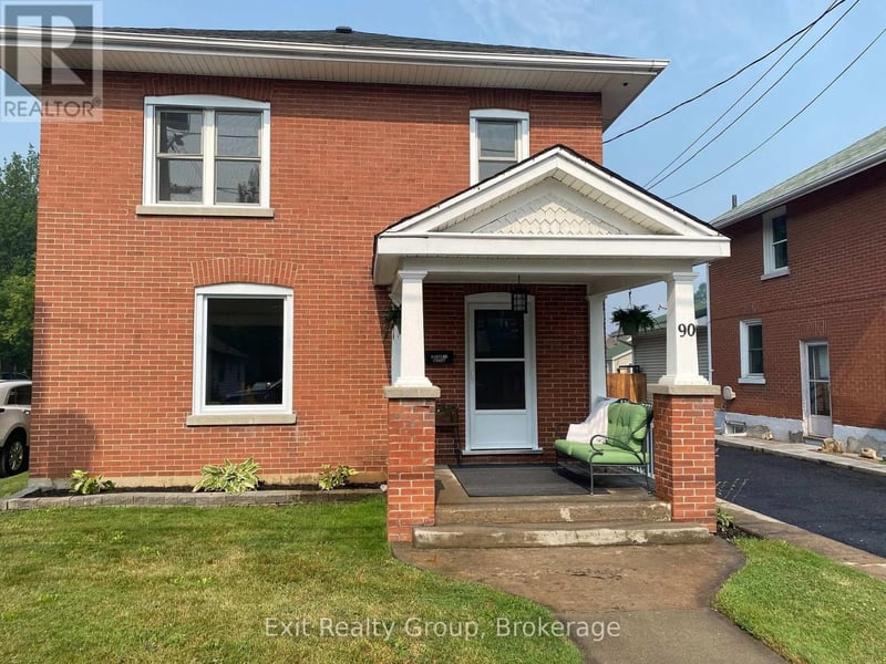 90 Byron Street, Quinte West (Trenton Ward), Ontario, K8V2Y2, Quinte West (Trenton Ward), Ontario — photo 1 of 5